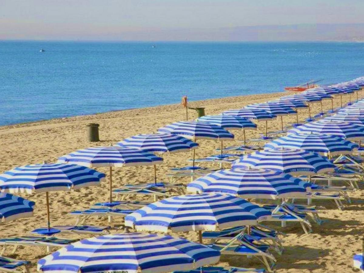 Villaggio Albergo Internazionale La Plaja Katanya Dış mekan fotoğraf
