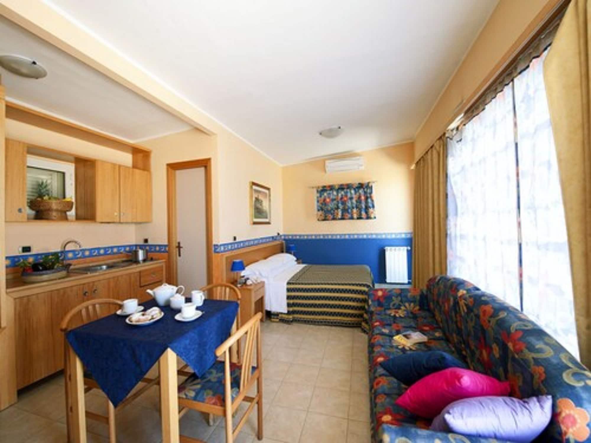 Villaggio Albergo Internazionale La Plaja Katanya Oda fotoğraf