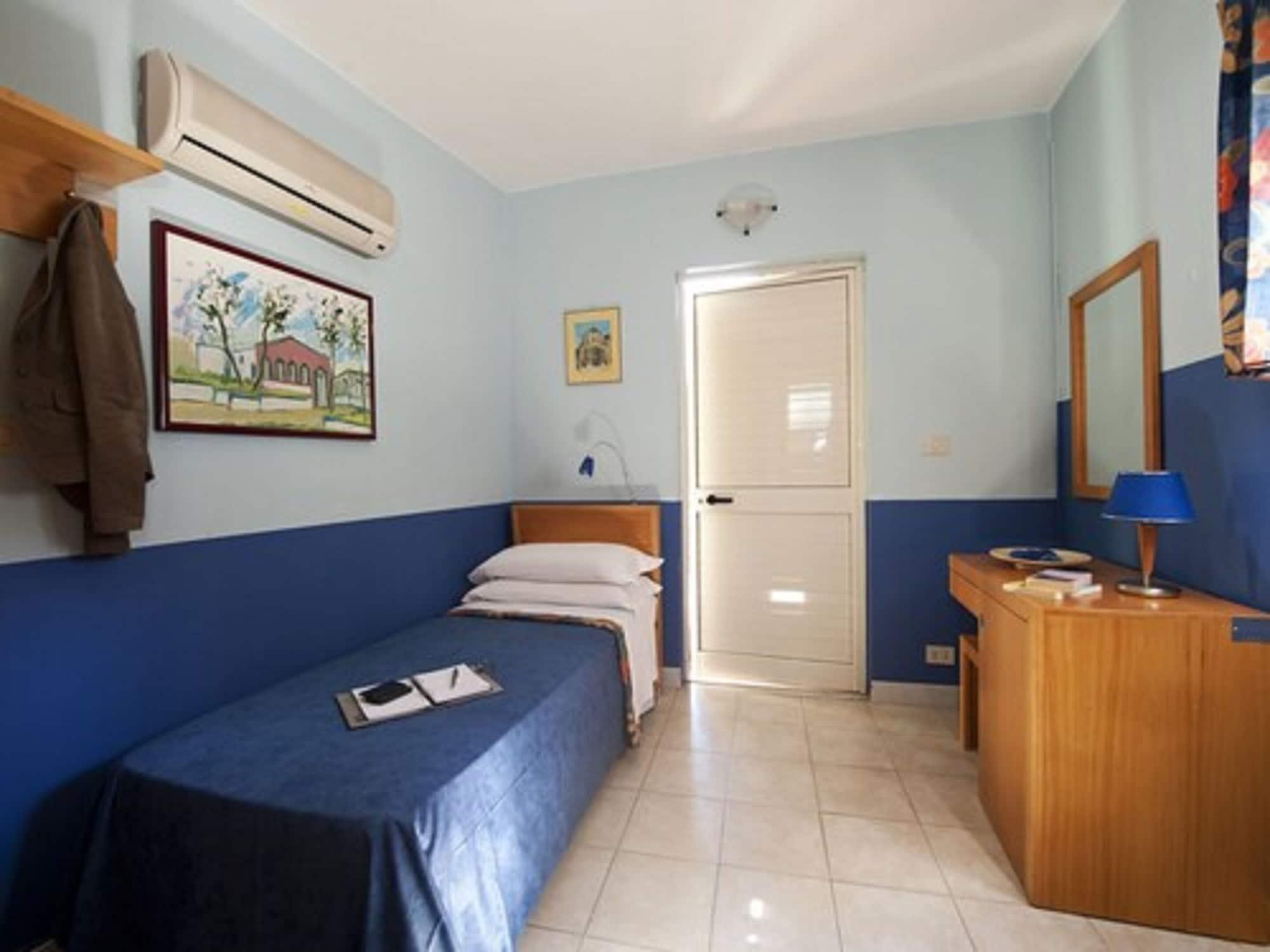 Villaggio Albergo Internazionale La Plaja Katanya Oda fotoğraf